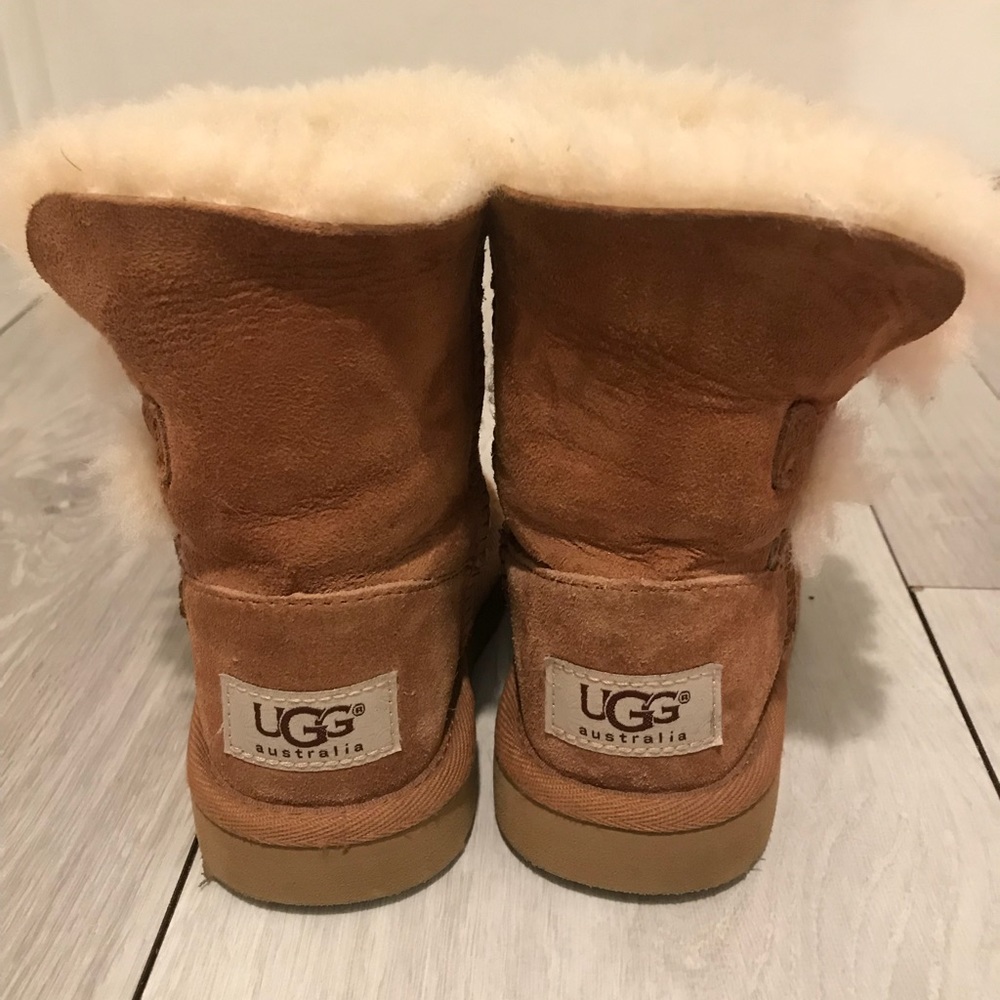 Toddler shoes UGGs size 8